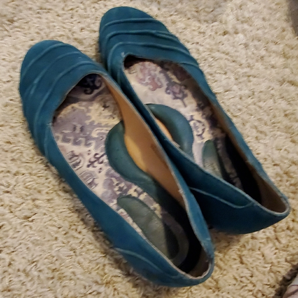 Born green flats